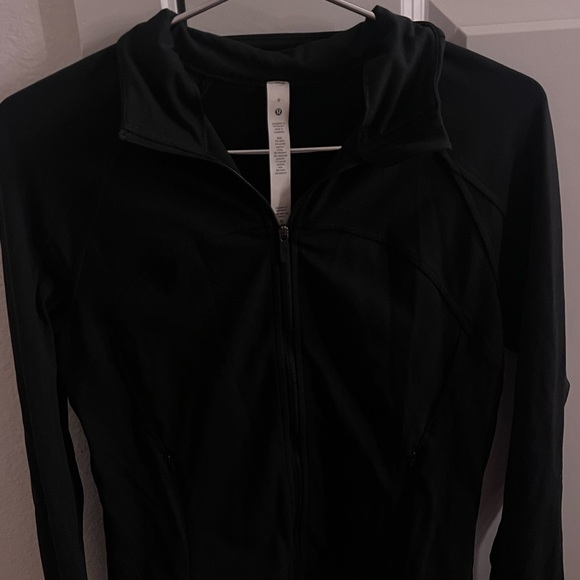 Lululemon Define Cropped Jacket
Nulu - Picture 4 of 5